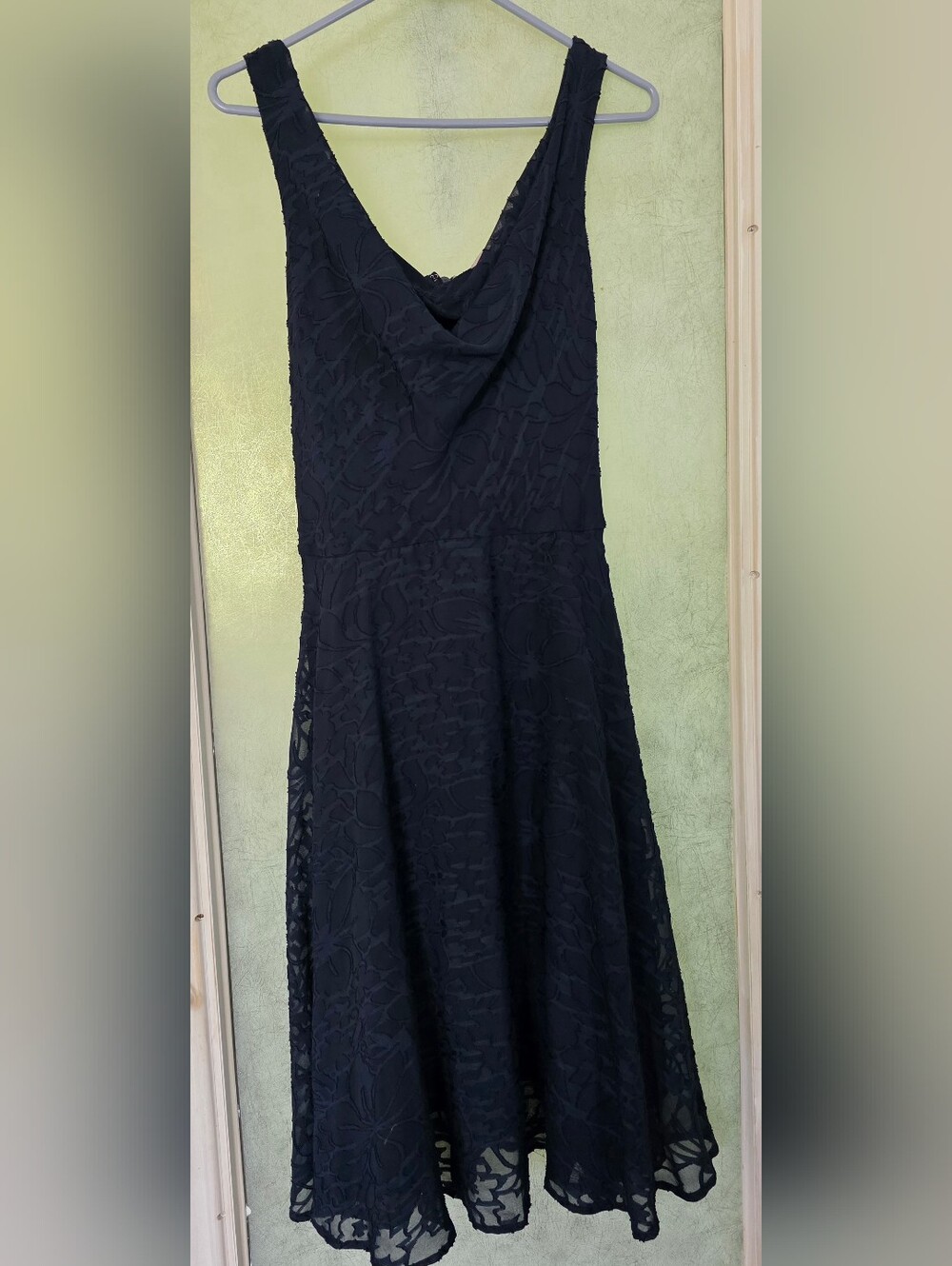 Luxe Carmen Marc Valvo Lace Dress